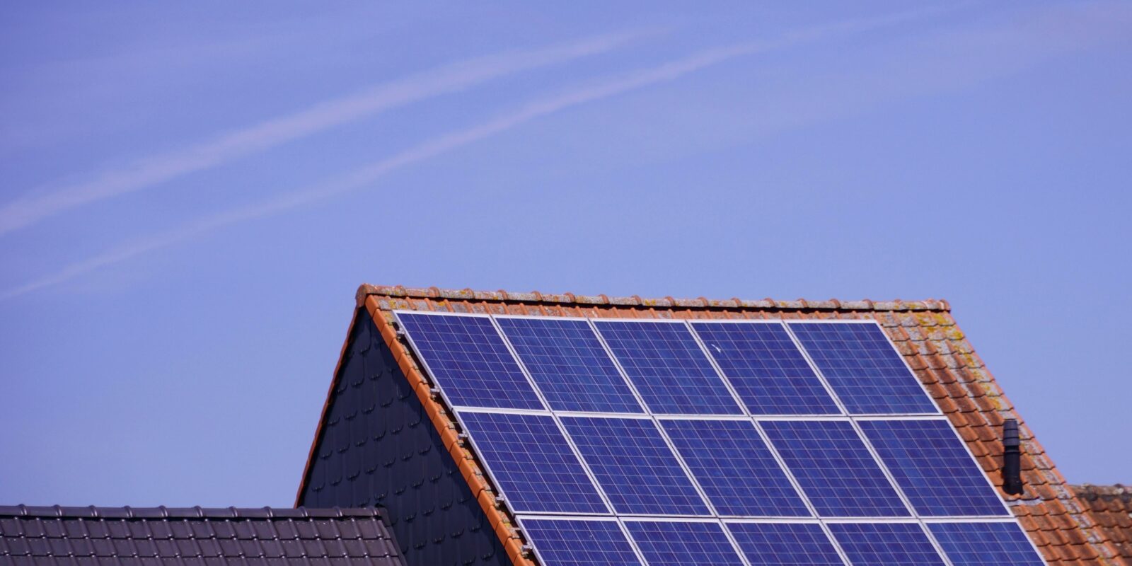 Omschrijving afbeelding over Amsterdam gaat energiearmoede tegen met gebruikte Zonnepanelen